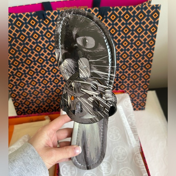 Tory Burch Miller Printed Patent Sandal Cat Portrait Size 9 - Picture 5 of 11